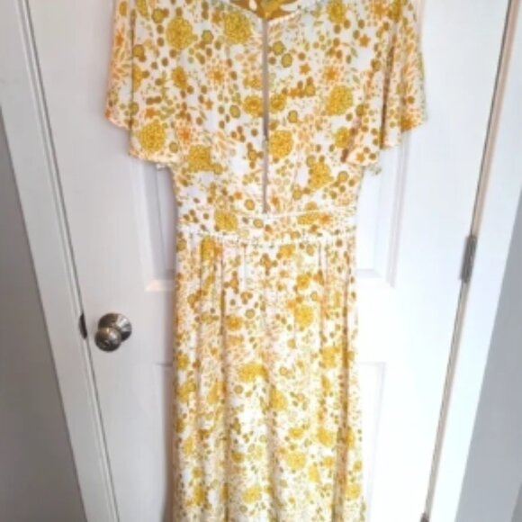 SAINTS + Secrets Yellow Floral Maxi Dress Size Small - Picture 2 of 4